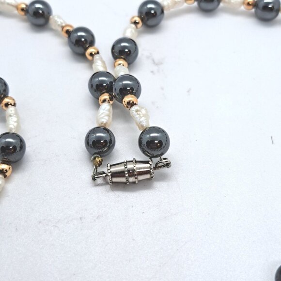 Round Hematite and Freshwater Rice Pearl Necklace 20” Spin Barrel Clasp - Picture 1 of 3